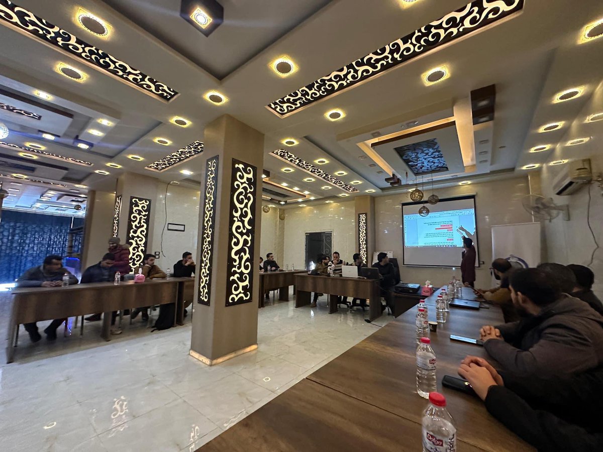 aleppomu's tweet photo. عقد المكتب التنفيذي لاتحاد إعلاميي حلب وريفها اليوم السبت إجتماعاً مصغراً لأعضاء الهيئة العامة في مدينة #اعزاز شمال حلب للحديث عن آلية عمل المكتب التنفيذي والأعمال التي قام بها خلال فترة التسعة أشهر الماضية

#اتحاد_إعلاميي_حلب_وريفها https://t.co/TvXhDbzmWc
