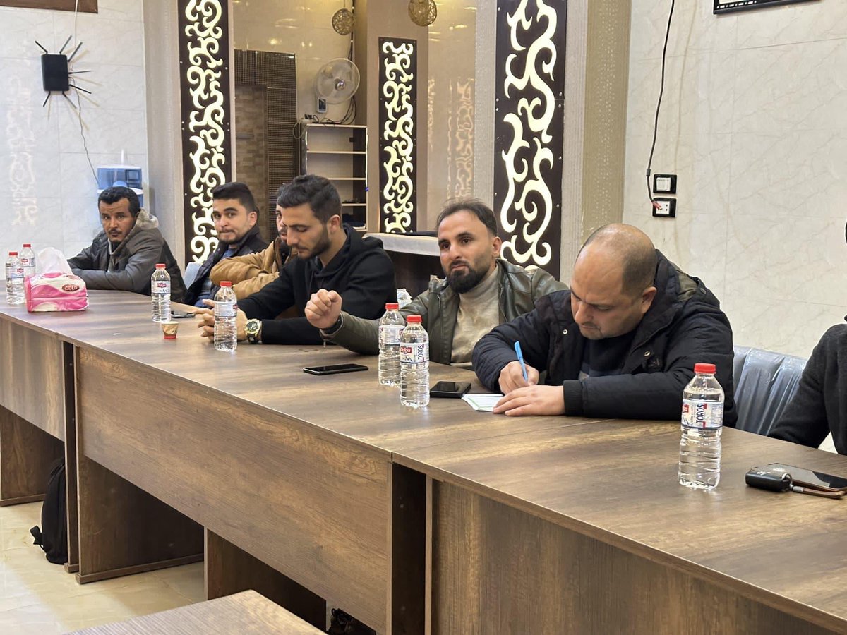 aleppomu's tweet photo. عقد المكتب التنفيذي لاتحاد إعلاميي حلب وريفها اليوم السبت إجتماعاً مصغراً لأعضاء الهيئة العامة في مدينة #اعزاز شمال حلب للحديث عن آلية عمل المكتب التنفيذي والأعمال التي قام بها خلال فترة التسعة أشهر الماضية

#اتحاد_إعلاميي_حلب_وريفها https://t.co/TvXhDbzmWc