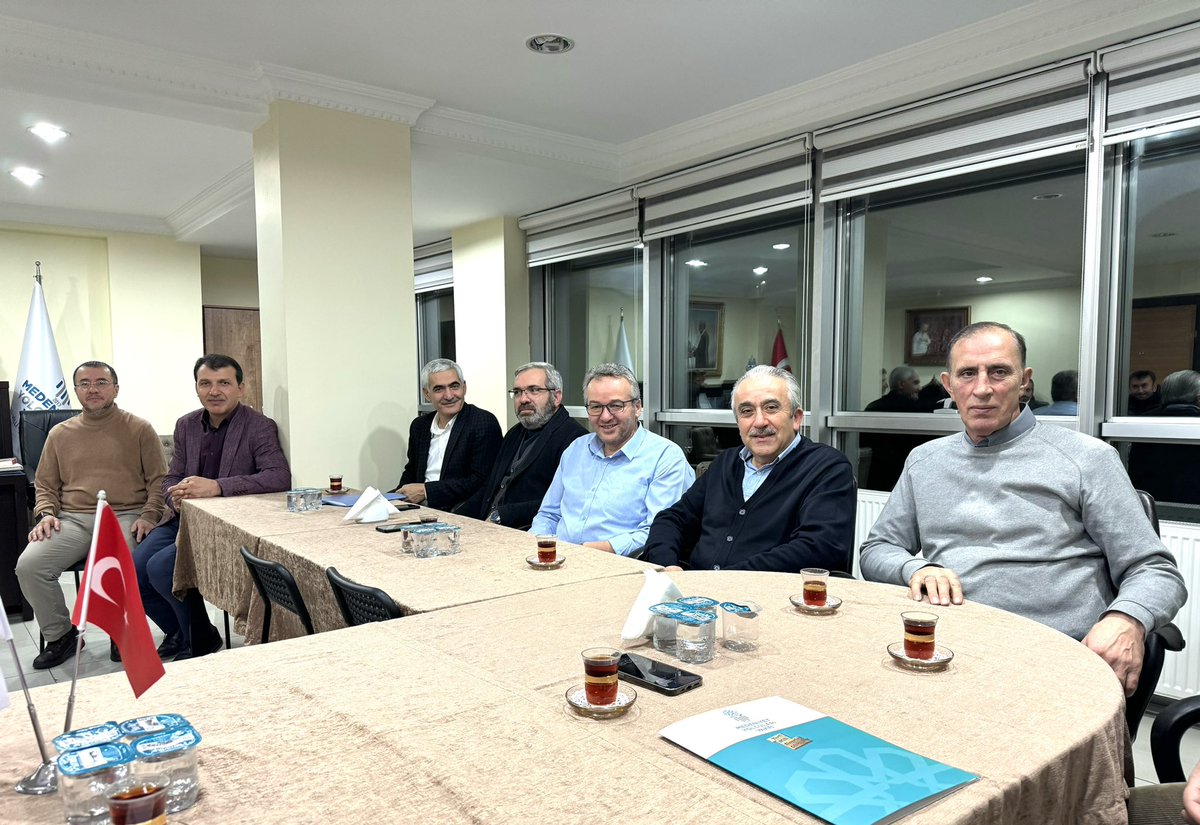 bbismailerdem's tweet photo. Kurucusu olduğum MEDENİYET YOLCULARI VAKFI’mızın Genel kurul toplantısını Mütevelli heyeti üyelerimizin katılımıyla gerçekleştirdik.

Kuruluşundan bugüne emeği geçen katkı veren tüm vakıf hizmetinde varım diyen dostlarımıza teşekkür ederim.

Vakfın yönetim kurulu başkanı @mhmgenc ve yönetimde görev alan arkadaşlarımızı tebrik eder, Yerli-Milli-Şuurlu gençliğin yetişmesi için yaptıkları hayırlı hizmetlerin devamını temenni ederim. @mdnytyolvakfi @tulay_tastan @FeyzullahTORLAK @halebagceozbas @ykul58 @IBRAHIM525252 @MevlutYESILOGLU @mhmtzk1 @YucelDemiroglu @CEryakti @erol64 @aydhalil @hayrettinc58 @YavuzEminMehmet @serefcanbaz @es_basar