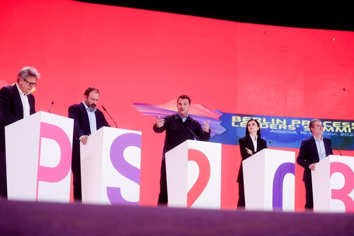 glindxhet_madhi's tweet photo. #KongresiPS 🌹 https://t.co/qhWqrvSVeR