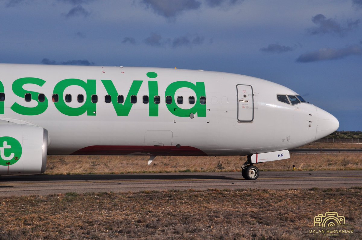 PerpiPlane66's tweet photo. Toujours un plaisir de voir @transavia sur Perpignan 🟢✈️
📍 Aéroport de Perpignan
mes tags :
#transavia #boeing737 #LFMP #boeing738 #Paris #Perpignan #aéroport #Christmas #MerryChristmas #france #perpiplane #photography https://t.co/ofyRJs5YmI