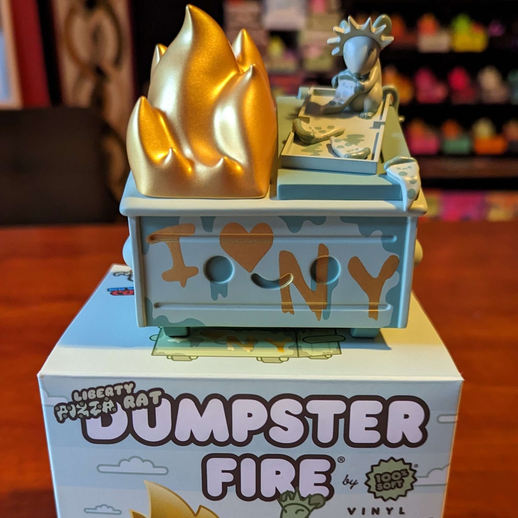 We love these photos from our Discord of our Liberty Pizza Rat Dumpster Fires in their new homes! Join our Discord and show us your Dumpster Fire collection discord.gg/100soft