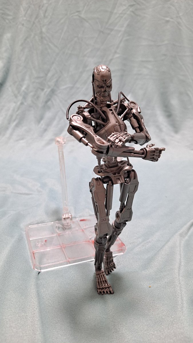 atomnoke's tweet photo. skynet t-800 from 2001 https://t.co/GOPDIdAPYp