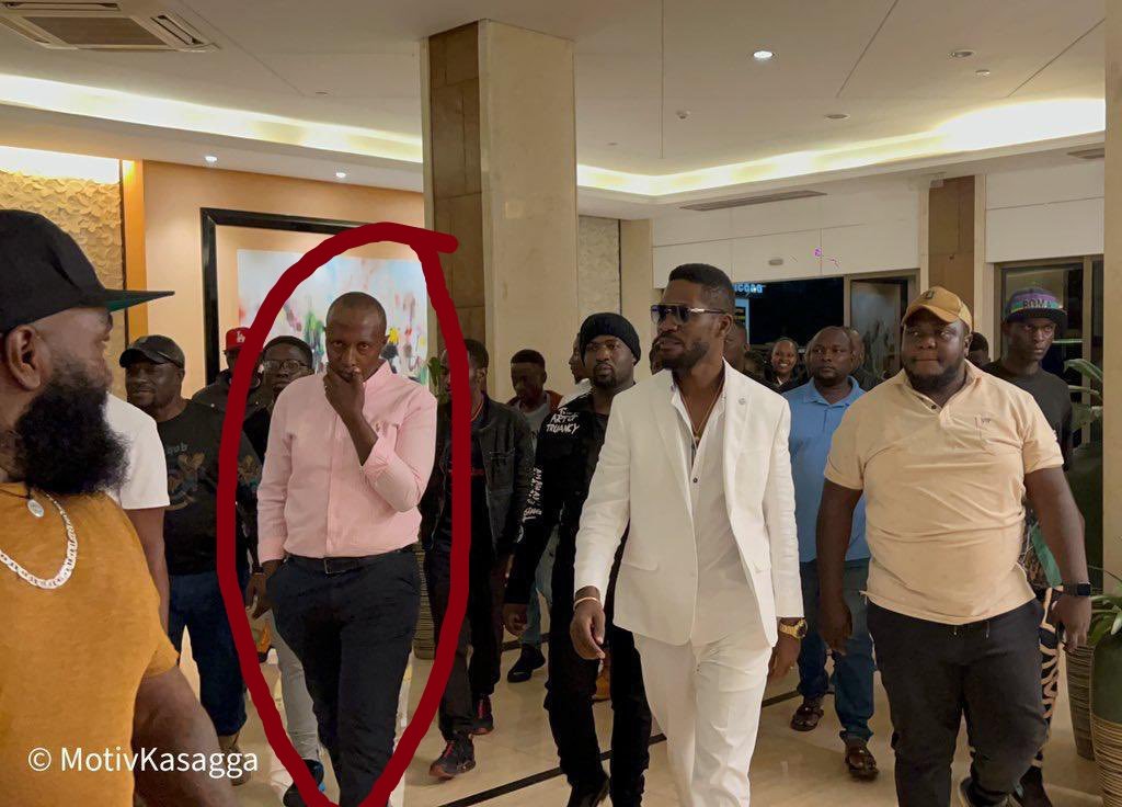 Why would an SFC guy be Bobi Wine's bodyguard🤔

True in Uganda, we don't have opposition <a href="/NUP_Ug/">National Unity Platform</a> 
<a href="/HuduHussein/">Hudu Hussein</a> <a href="/DaudiKabanda/">Daudi Kabanda</a>
#Ebisera