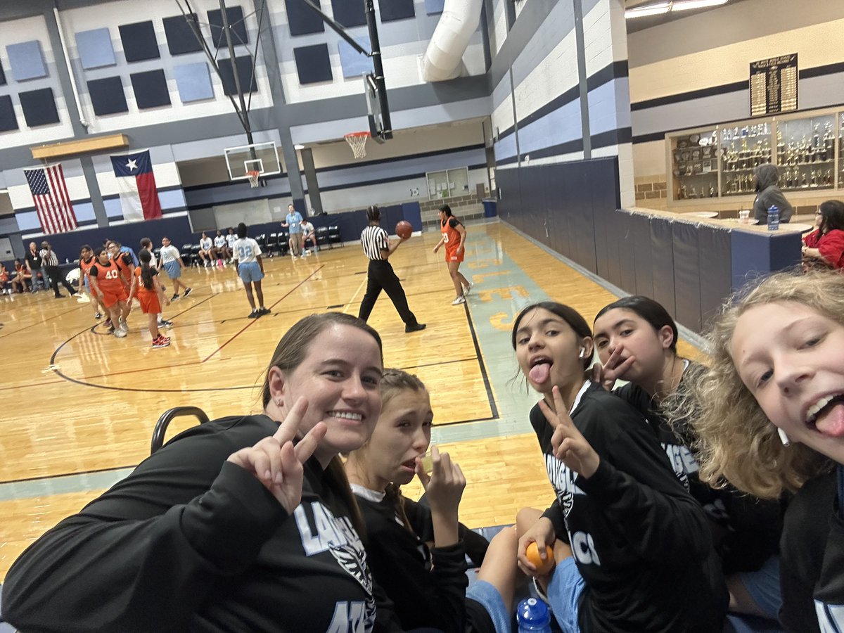 msjteachestech's tweet photo. Spent Saturday morning watching our student athletes in a basketball tournament. Love supporting them in everything they do. @dataedwhite  @EWMS_athletics https://t.co/F59hyzXlKk