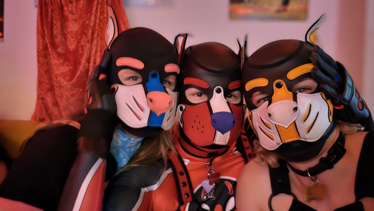 The <a href="/FetishSocialNMG/">Fetish Social Nijmegen</a> was another great succes!

Awesome to meet old friends, and make new ones!

In the pic are the cute <a href="/TiggyPuppy/">Tiggy</a> and <a href="/Wolfpupper2/">Bomfo (wolfy) ❤🔞💫</a>