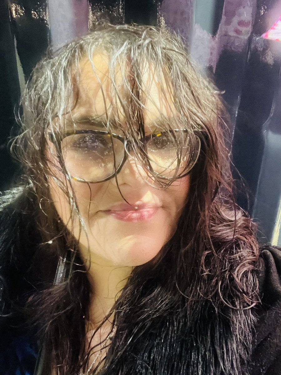 Helen Poole tweet media