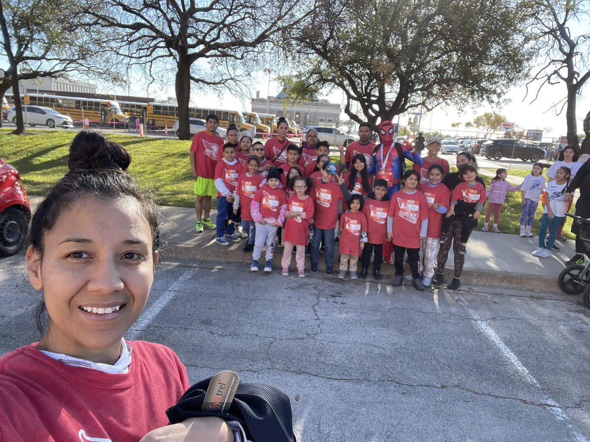 ReynaRuiz80's tweet photo. Cuellar had fun at the Oncor Kid’s Race today!
@CuellarNation https://t.co/3OFiTOD3Eg