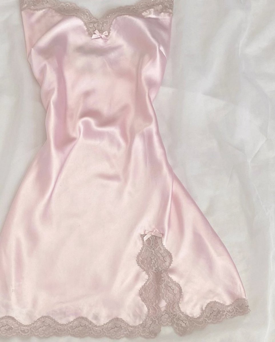 Idress4u's tweet photo. Victoria's Secret Princess https://t.co/4jaxHqlMFp