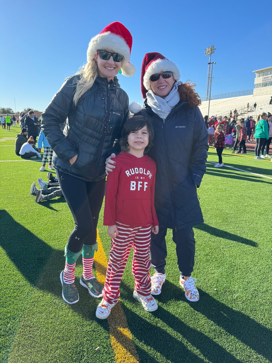 JLPioneers's tweet photo. We had a great turnout at the 3rd Annual MISD Jingle Bell Jog.  So much fun! @Midland_ISD https://t.co/xRQqC708KA