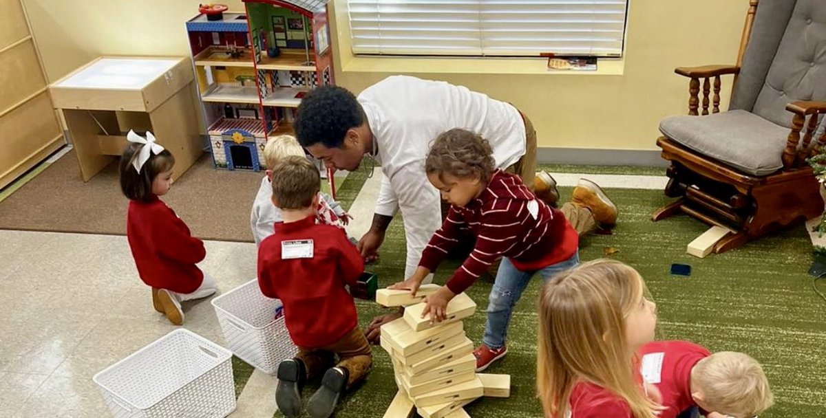 geauxbreauxxmom's tweet photo. My kid spent some time with the littles at First Baptist Ruston this past week. I can honestly say that Ahmad LOVES the babies♥️🏈 #BigRuston #BigBreaux #GeauxBreaux #RustonHighFootball https://t.co/Uat2N1Wo0O