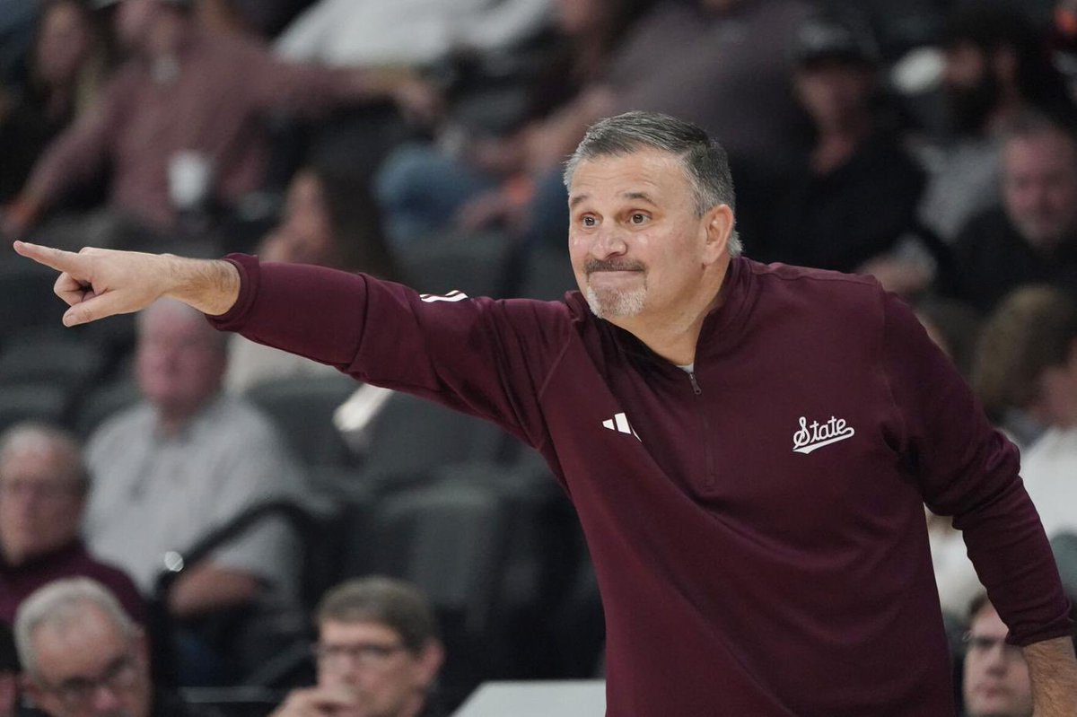 HailStateStool's tweet photo. A CHRIS JANS MASTERCLASS

🏀5 PLAYERS WITH DOUBLE DIGIT POINTS
🏀13 THREE POINTERS 
🏀100+ POINTS SCORED
🏀HELD THE LEAD THE ENTIRE GAME
🏀HUGE WIN https://t.co/JbVR3eMANw