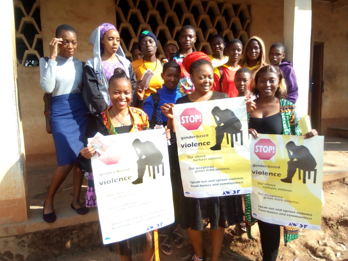 QueentarShiwoh's tweet photo. In collaboration with #COMINSUD for Schools without #GBV. Friday 8th December 2023. More than 150 students( male &amp; female) were educated on the various forms of #GBV and avenues to seek redress. #GBHSDown #Town
#UNWomen @unicefcameroon 
#16DaysOfActivism
@ChrisFomunyoh https://t.co/cBvNlGjvv0