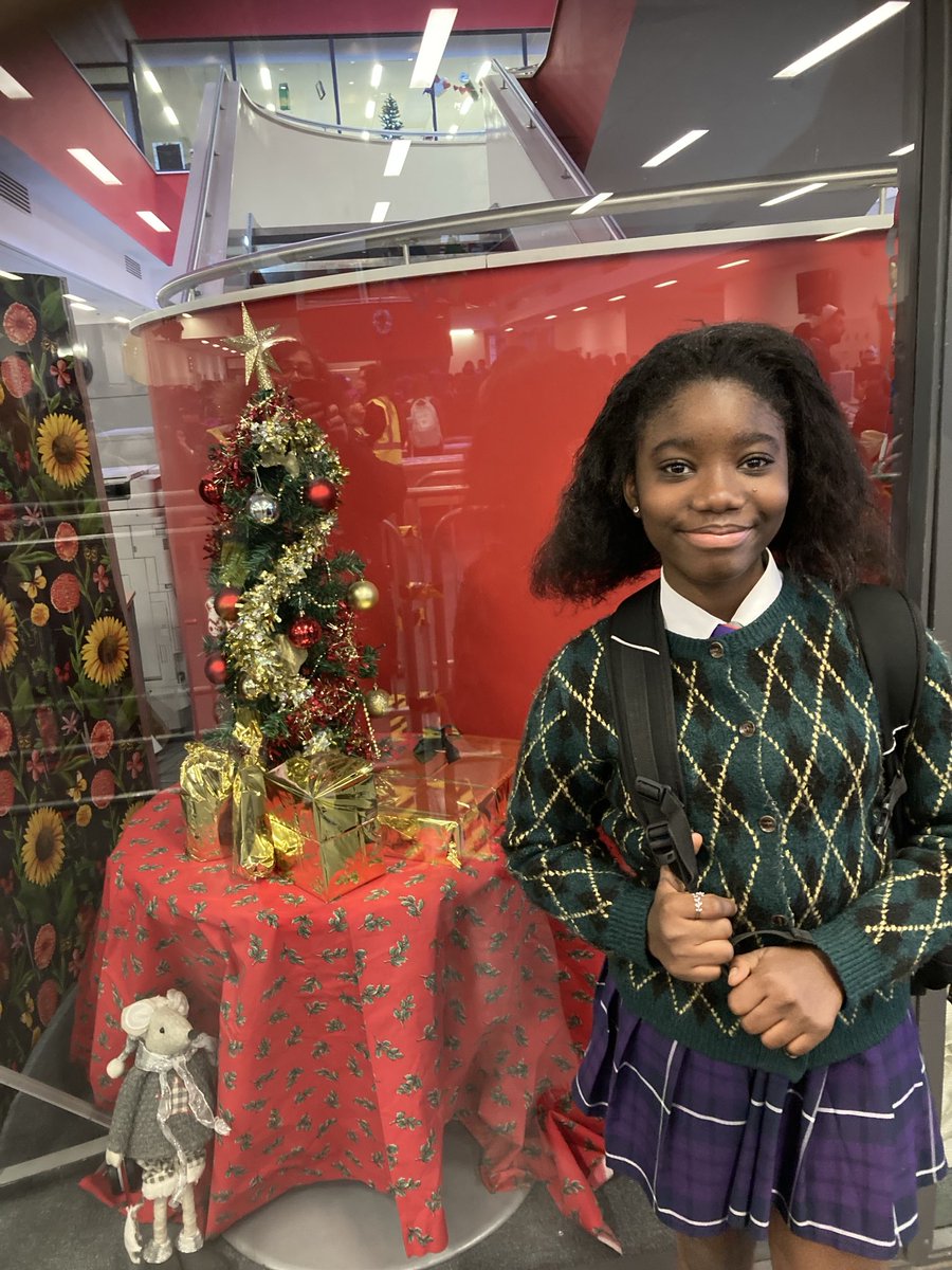 ⁦<a href="/BCHS_uk/">Blackburn Central High School</a>⁩ coincided Xmas jumper day with our Xmas dinner- just the thing to get us in the mood for the holidays!  Thanks to the staff from catering, Access and site staff in helping to make it so seasonal 👏🏽👏🏽👏🏽🥰🎄🤶🏽⁦<a href="/ShanazHussain3/">Shanaz Hussain</a>⁩ ⁦<a href="/BCHS_PE/">BCHS PE</a>⁩