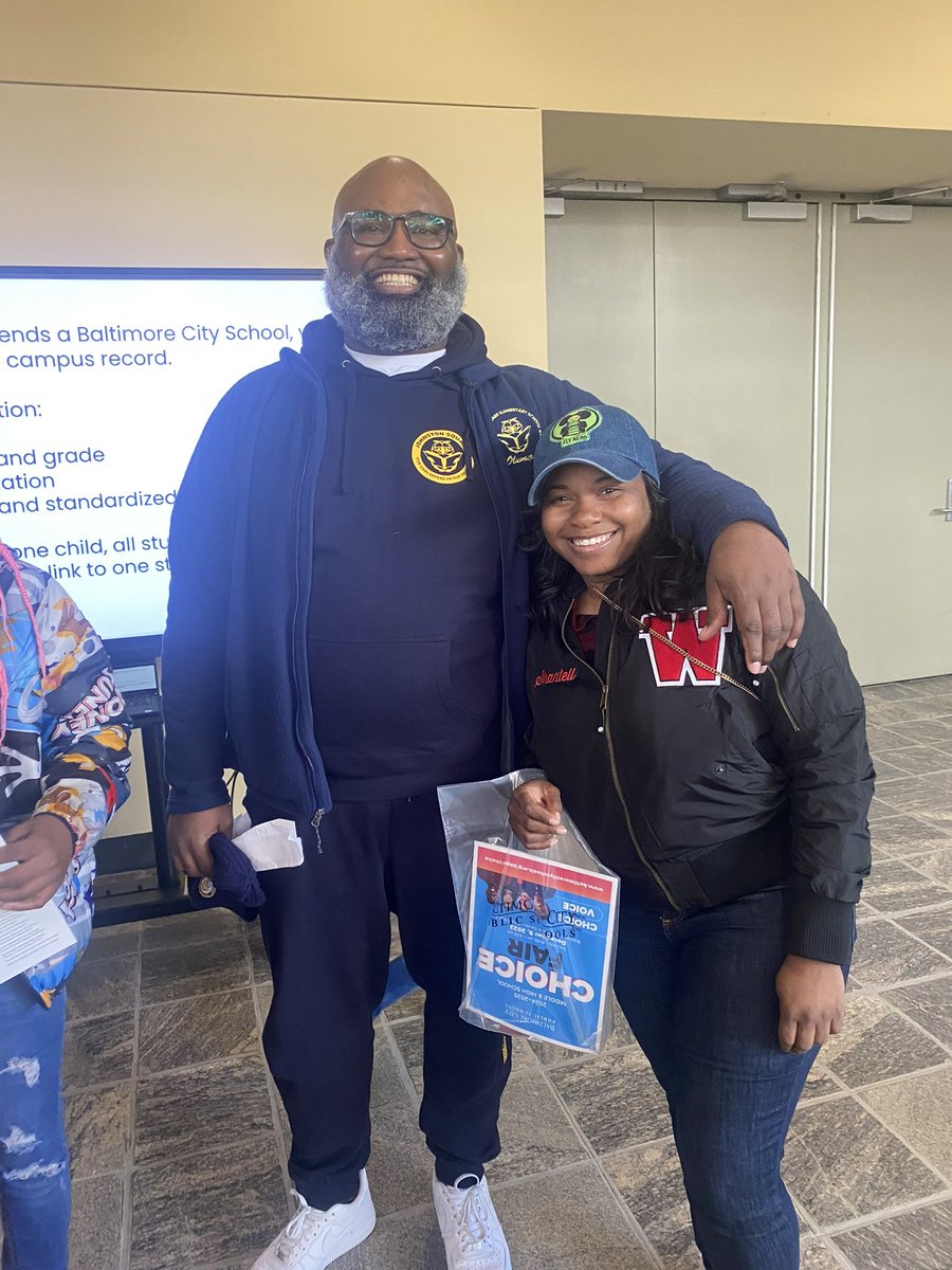baba_olumiji's tweet photo. Great parent turn out for our bus and a great Saturday morning at the #ChoiceFair of course we had to stop by some CLN 3 schools @LindsayKrey
#VictoriesHappenonValleyStreet https://t.co/WrCAA1rodk