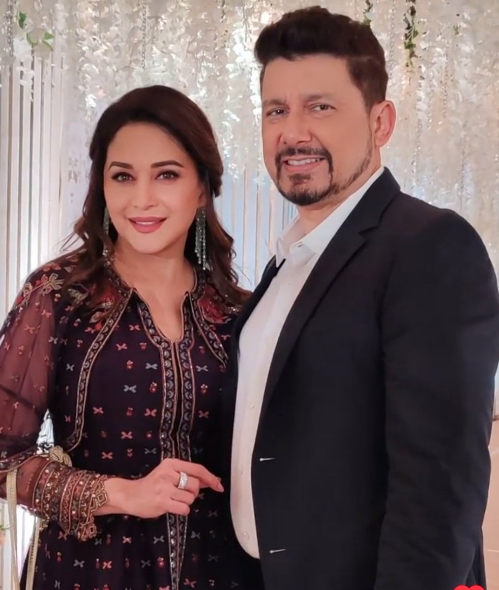 iam_rhiza's tweet photo. What a lovely morning!
@MadhuriDixit mam and @DoctorNene sir looking fab and stunning as ever.
#Lovelycouple #BestReallifejodi #MadhuriDixit #MadRam https://t.co/hTKsbQnIsh