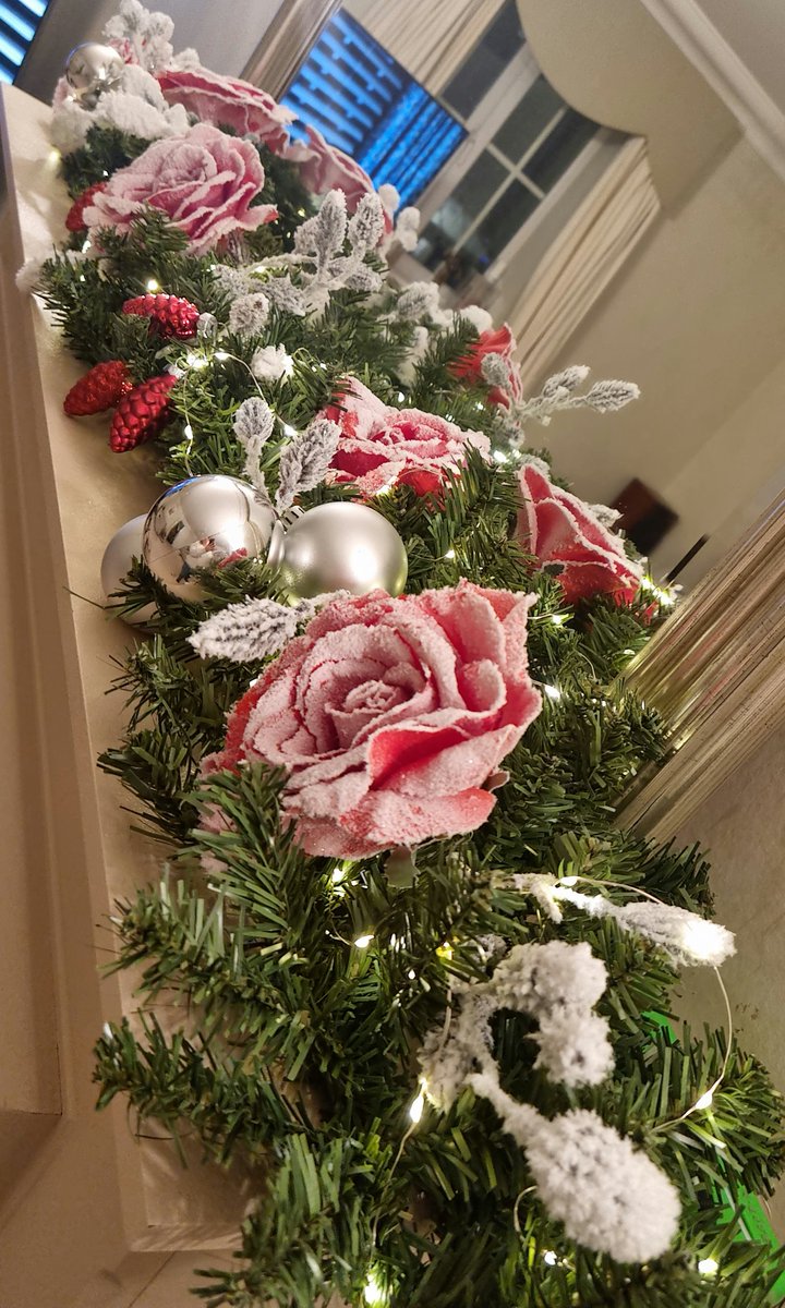 HelenC_SBLMW's tweet photo. More creativity, love this time of year https://t.co/7hBbStAndu