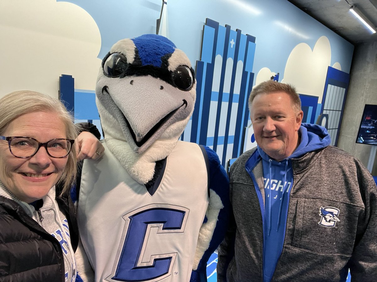 It’s a date day at the Creighton game!  #GoJays