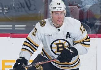 BlackNGoldPod's tweet photo. #13 CHARLIE COYLE DRIVES HARD TO THE NET AND GETS THE PASS FROM #11 TRENT FREDERIC AND POTS IT HOME TO MAKE IT 2-0 BRUINS WITH 3:50 REMAINING IN THE 1ST PERIOD!! #NHLBruins #BOSvsARI https://t.co/ILZqMAGlJV