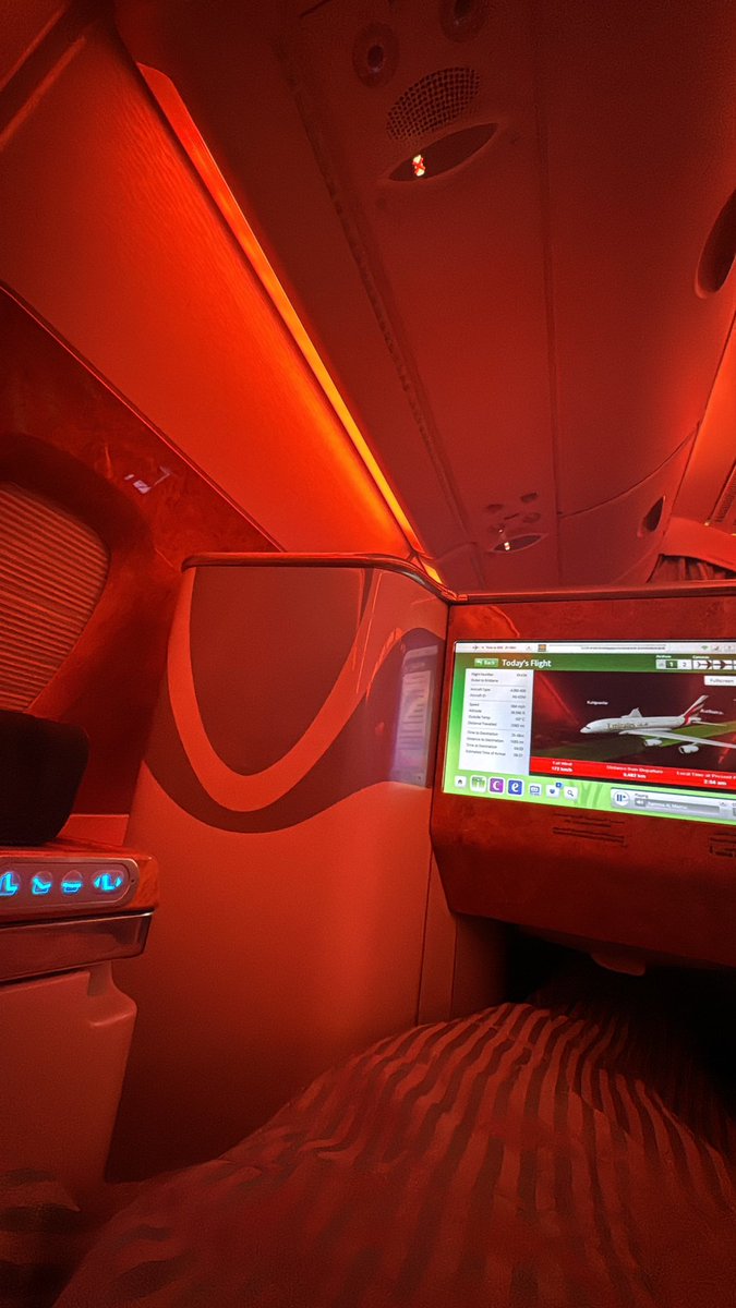 TacticalRole's tweet image. Ten Hag is a bald fraud.

Regards from 40,000 feet in the air.