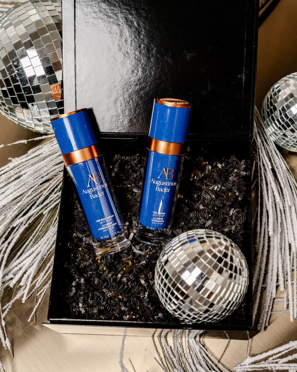 FSChicago's tweet photo. Elevate your skincare routine with a touch of festive luxury. ✨ Introducing Augustinus Bader gift sets sold exclusively at our #FSChicago festive desk. Visit our gifting oasis on Floor 7 behind the front desk to shop spa favorites, hand-crafted pastries and more. https://t.co/YhoLm3qn1b
