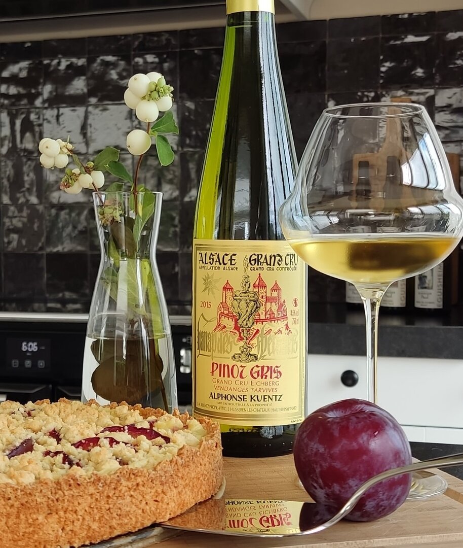 De laatste flessen Pinot Gris Grand Cru Vendanges Tardives van Alphonse Kuentz uit de Elzas voor slechts 22.-. Een onwijs scherpe prijs voor deze exclusieve wijn. domainealsace.nl/vendanges-tard…