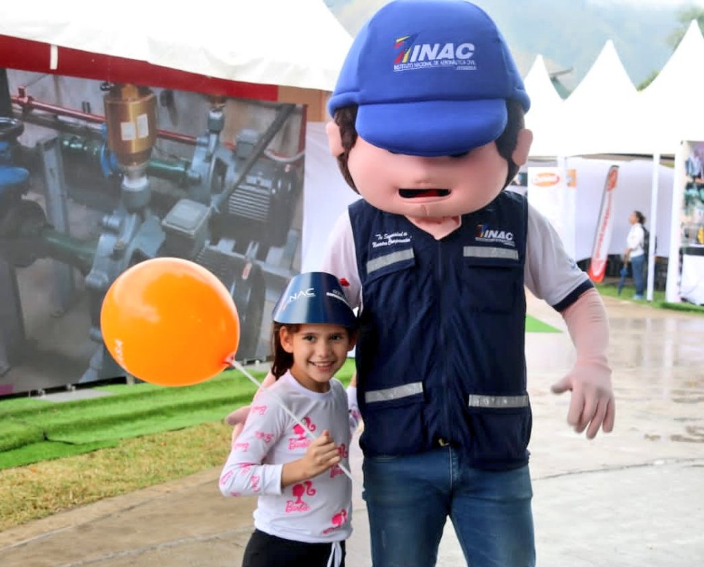 La participación del #INAC en la #ExpoTransporteVzla2023 demuestra su dedicación en garantizar la seguridad y eficiencia en el transporte aéreo. ¡Únete a nosotros para conocer más sobre las regulaciones y proyectos! #LlégateALaCarlota 

¡Ven y realiza tus trámites aeronáuticos!