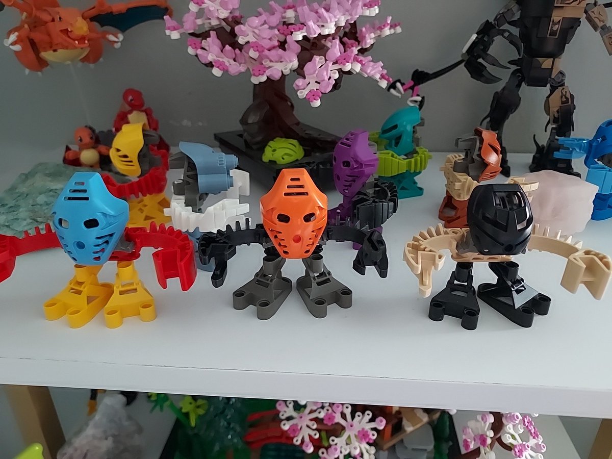 fanofbionicle's tweet photo. Hafu, Nuparu, and TAKUAAAA added to the squad
#bionicle https://t.co/HgUTDo7tWz