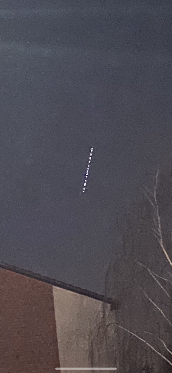 #starlink spotted by the eagleyed teenager just now