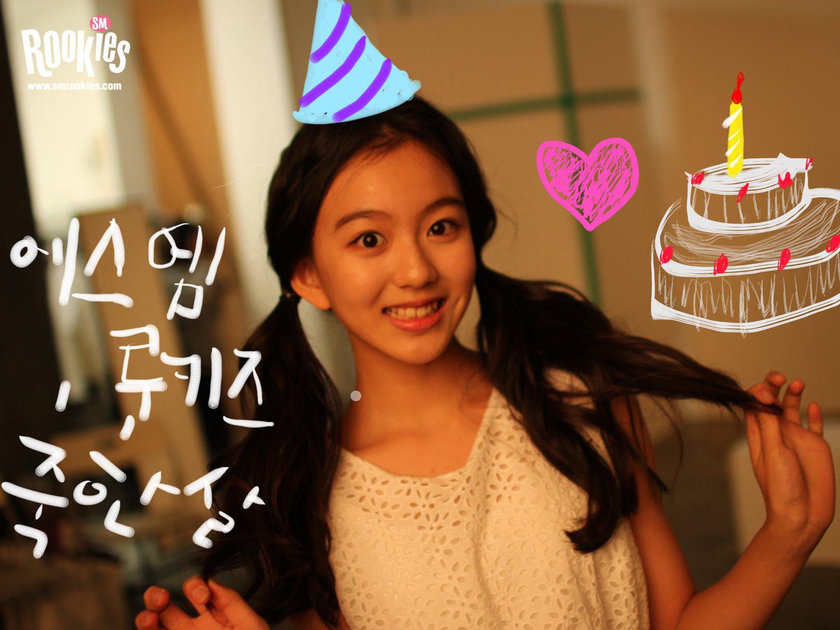 srgeunyii's tweet photo. #10YearsWithLami
 #하나_더하기_동그라미
함께 해온 10년 그리고 함께할 앞으로의 10년 그 이상도 모두 응원해 라미야!! 루키즈 공개 10주년 너무 축하해🥰 https://t.co/yCZDMSIGvY