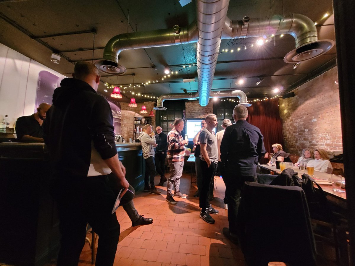 mrbeeteach's tweet image. Wonderful to be small part of an inspirational group of people #BrewEd 🐝