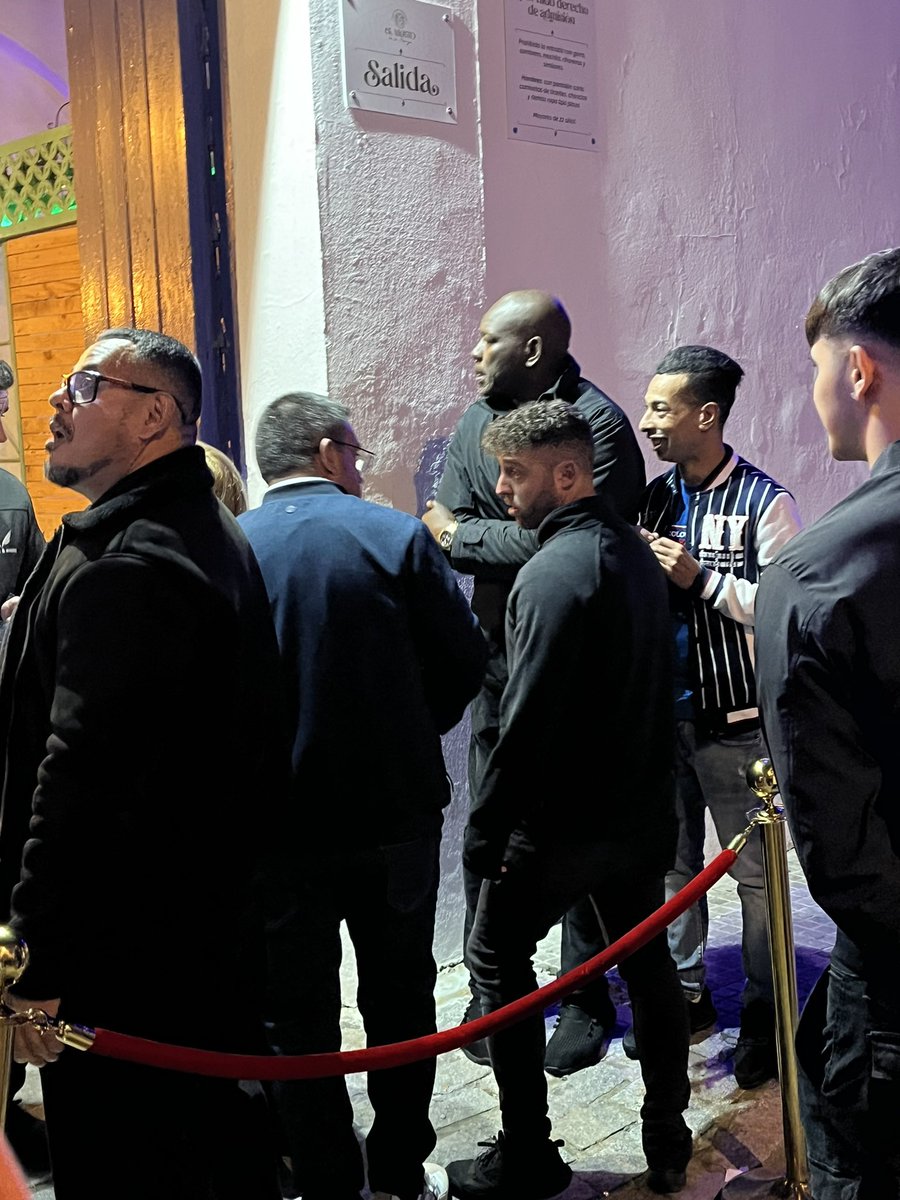 Racismo en los angeles <a href="/DaniRep/">DaniRep</a>