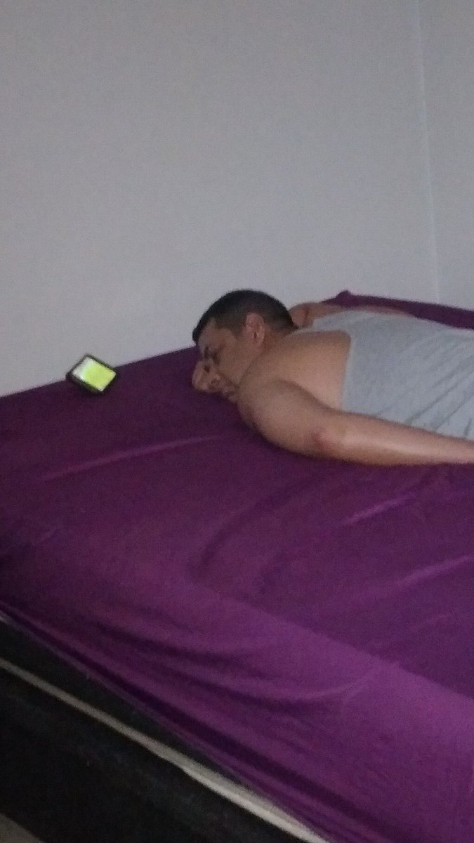bruuuux9's tweet photo. Papai dormiu e eu só fiquei pensando em uma coisa 😈🤤 https://t.co/5ILohhLPES