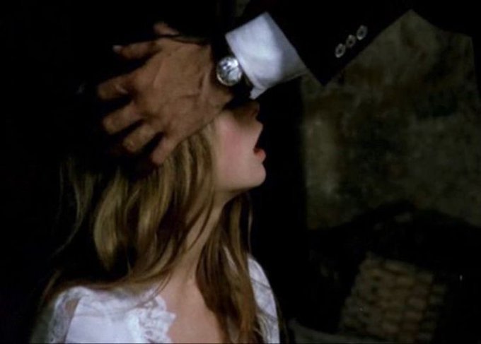 𖤐 (@allbertonedu) on Twitter photo 