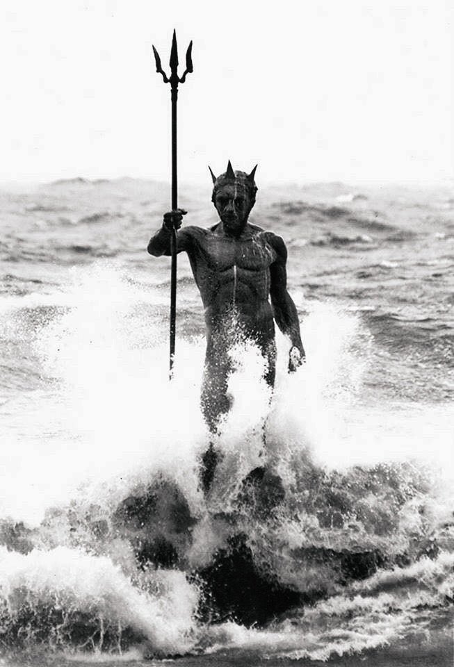 solisolsoli's tweet photo. Statue of Neptune, Spain https://t.co/XeVT2PL8hB