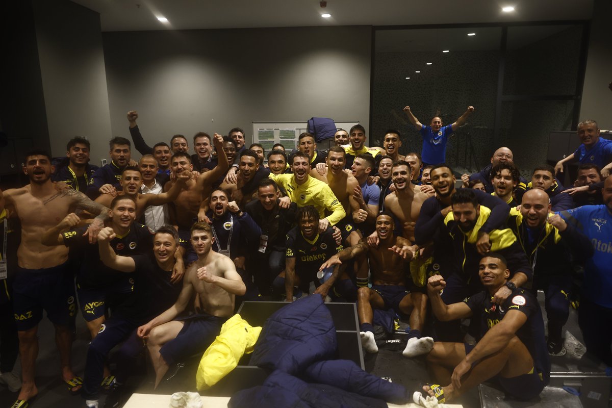 Fenerbahce's tweet photo. 🫶 https://t.co/x31E25sOF4