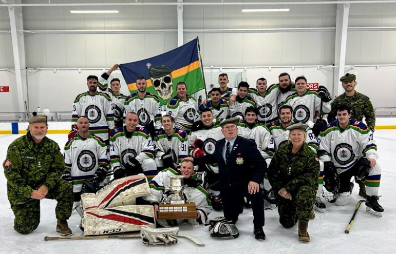 CO_RHFC's tweet photo. Another great Regimental hockey game in the books. The Officers and Sr NCOs fought valiantly, but it was the fighting spirit of the Jr Ranks that ruled the day. Well done Fusiliers. Lots of fun. https://t.co/2QNKd1YNtw