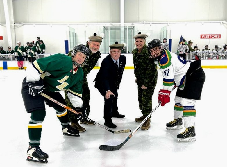 CO_RHFC's tweet photo. Another great Regimental hockey game in the books. The Officers and Sr NCOs fought valiantly, but it was the fighting spirit of the Jr Ranks that ruled the day. Well done Fusiliers. Lots of fun. https://t.co/2QNKd1YNtw