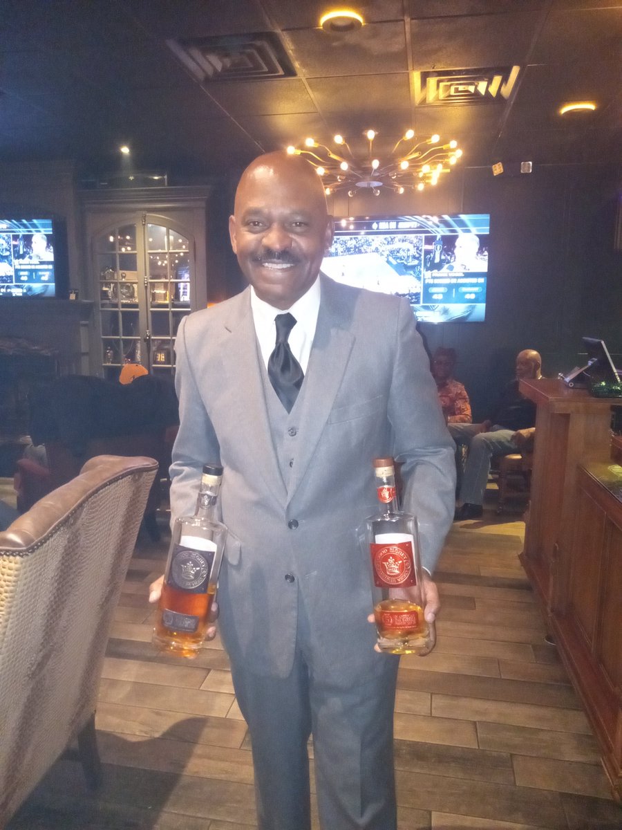 Vegas...it's arrived! Floyd Mayweather's Good Money Whisky! Mayweather delivers a Top Shelf 5 year &amp; 10 year artisanal crafted whisky. Mayweather's Good Money Whisky. Luxury without Limits! RT., Regional Market Manager 4 Le Bon Argent Champagne &amp; Good Money Whisky! #vegas #whisky