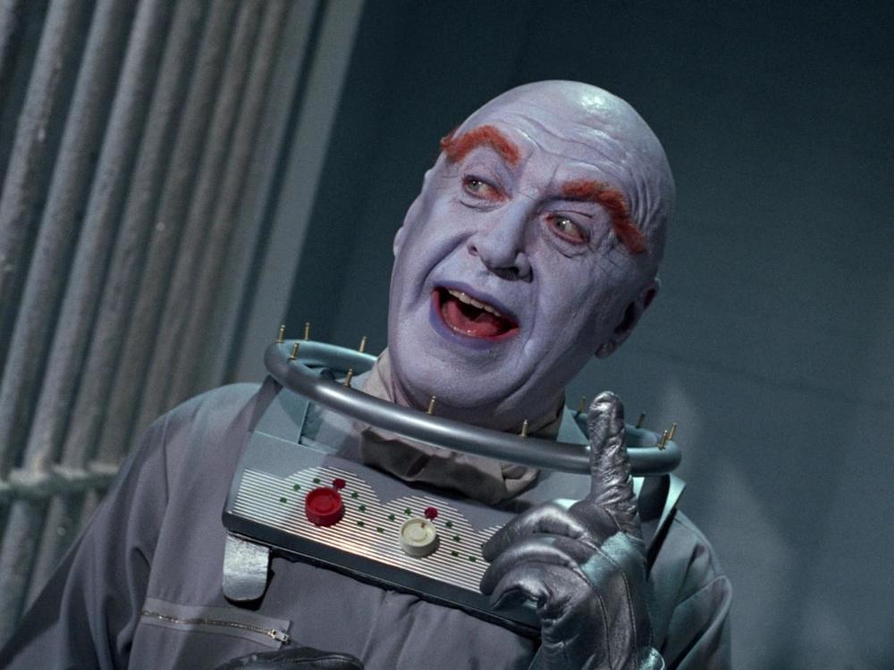 ImbrugliaJim's tweet photo. #metvbatman The press continues to attack Batman and Robin, thanks to framing by Mr. Freeze. As public animosity mounts, Mr. Freeze demands the impossible sum of one billion dollars, or else he will cover all of Gotham City with ice on "Deep Freeze" at 10:30 PM. https://t.co/D9i4bdbAFr