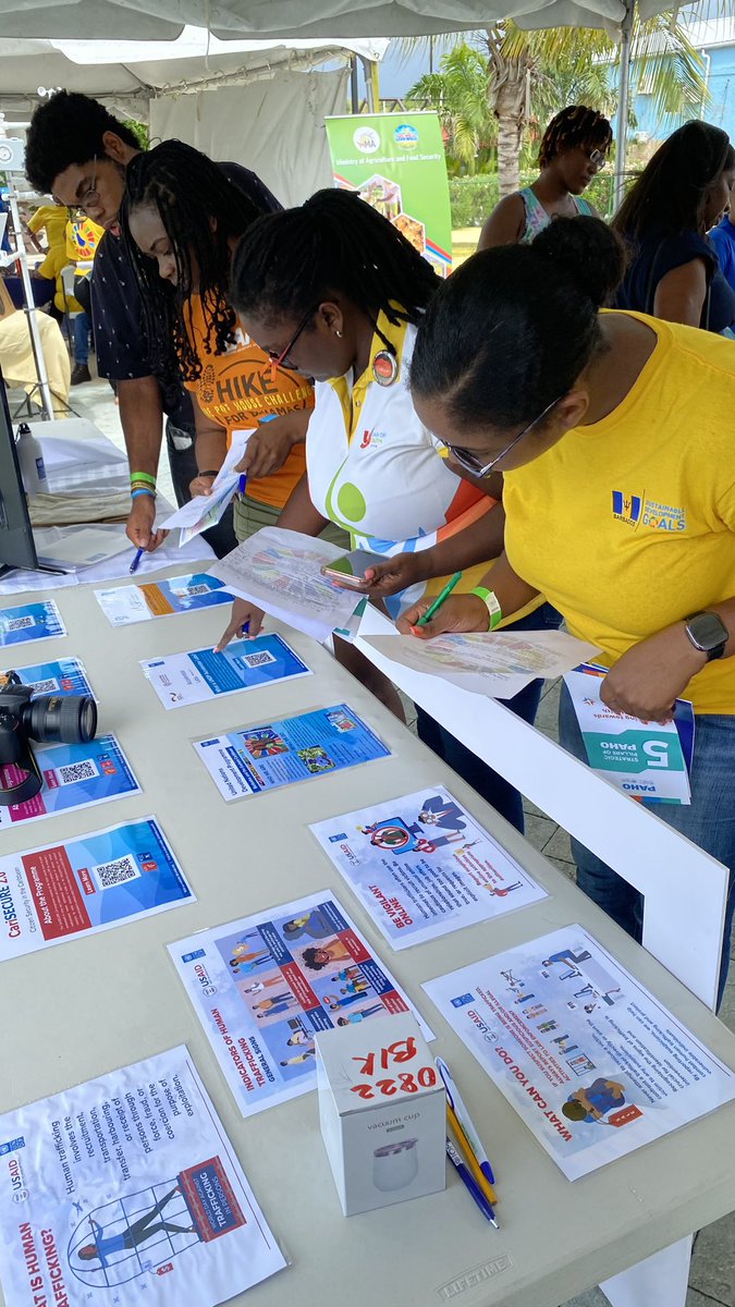 UNDPBarbadosEC's tweet photo. UN in the City in #Bridgetown 🇧🇧! Sharing about our work across the Eastern #Caribbean and connecting with community orgs &amp; advocacy groups that are taking local action for global impact! #TogetherfortheSDGs 🇺🇳 https://t.co/p3FXK3pdeA