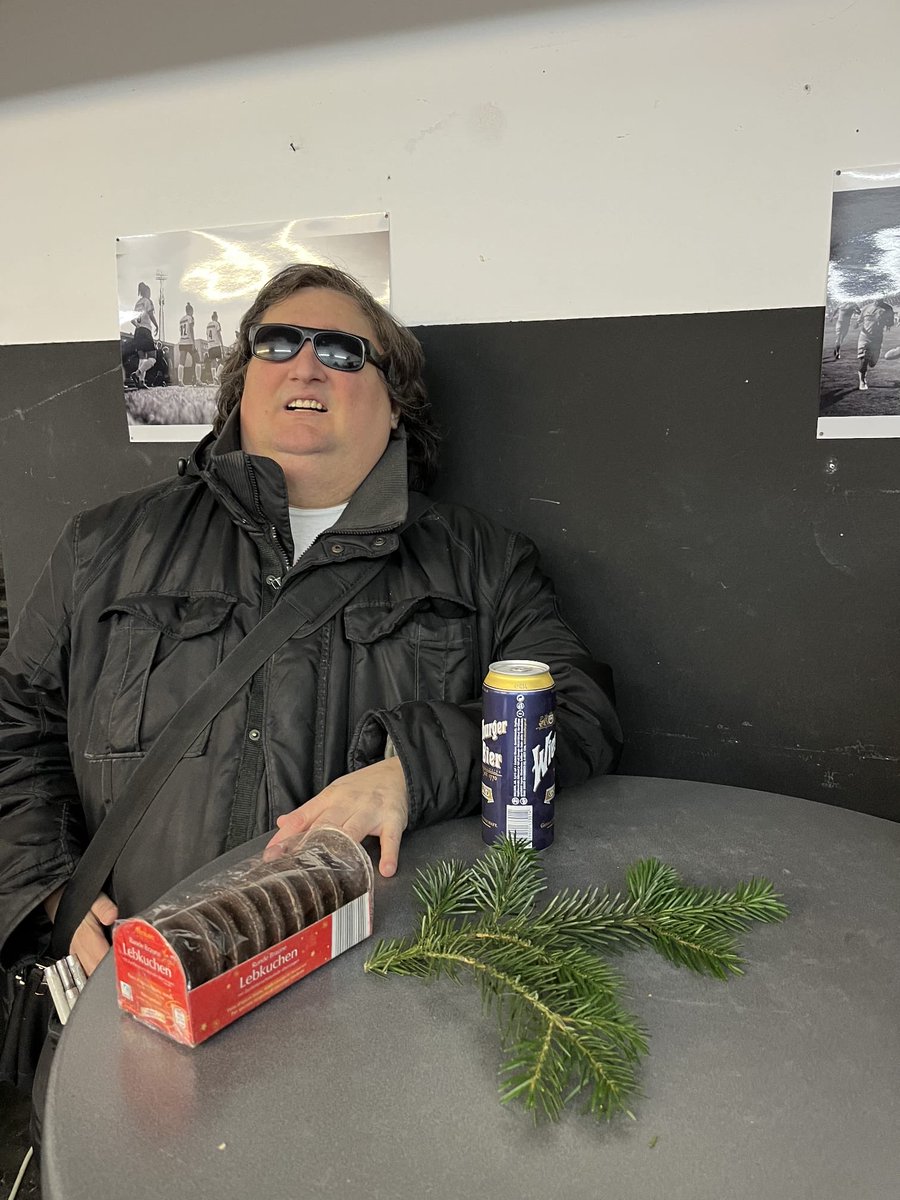 FussballRoland's tweet image. schöne Grüße vom Weihnachtsmarkt des Wiener Sportclub!