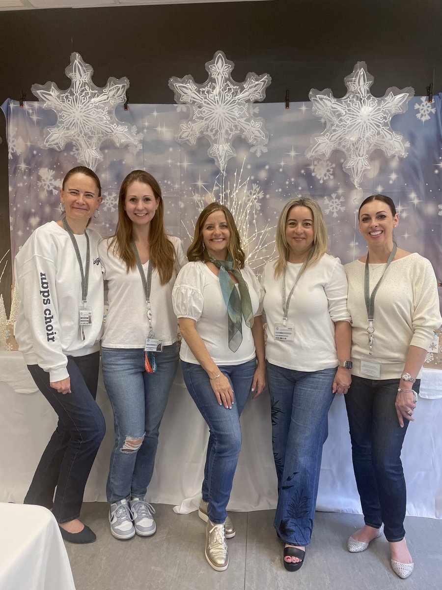 STEAMwithYsa's tweet image. So grateful for our beautiful, brilliant and caring @NBPrepFAB โ๏ธ moms ๐ค
@NBPSEagles ๐ฆ
#reptheprep