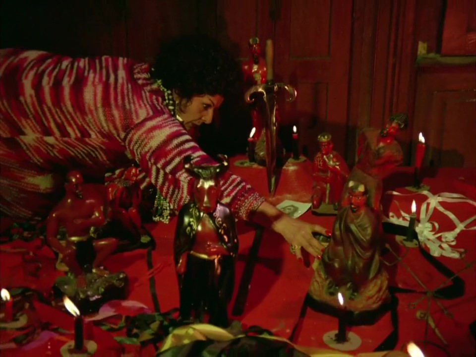 Exorcismo Negro : O filme metalinguístico que confronta José Mojica e Zé do Caixão