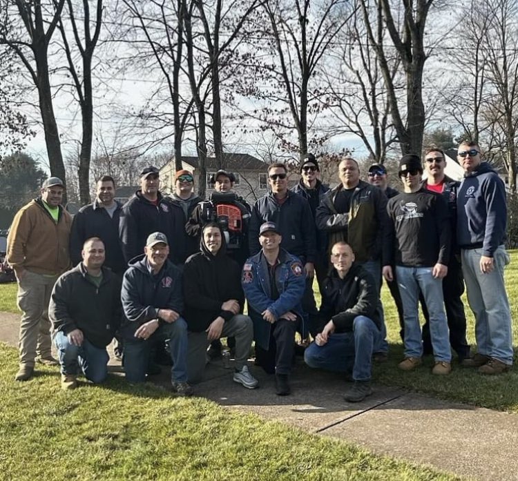 Nice turnout by Local 1579 to one of our members house who is deployed in the Middle East. They all chipped in to rake leaves and do a fall cleanup for the family!! #Brotherhood <a href="/iaff/">ivan alexander f.dez</a>