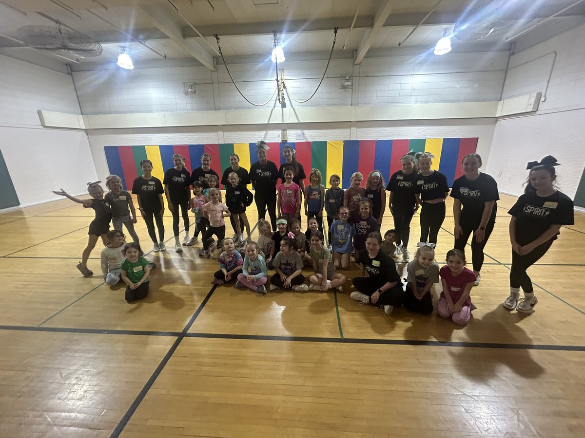 TMSSpiritSquads's tweet photo. We had the best day with the Junior T-Wolf Spirit Squad! 80 K-5 students spent the morning with our teams! Come see the Jr. Spirrit Squad halftime performance with our Cheer and Poms teams on Thursday, 12/14, at the 4:30 pm game. #D25itspersonal https://t.co/k3of5hVxvc