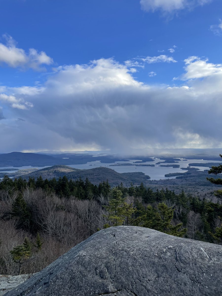 RetirementUnity's tweet photo. Mt Morgan
Holderness New Hampshire 

Squam lake and possibly lake  #Winnipesaukee  in the distance 

Anyone hiking this wkend to #StayActive? Share your photos!

#Hiking #RetirementUnity https://t.co/BiwXMOZ7PE