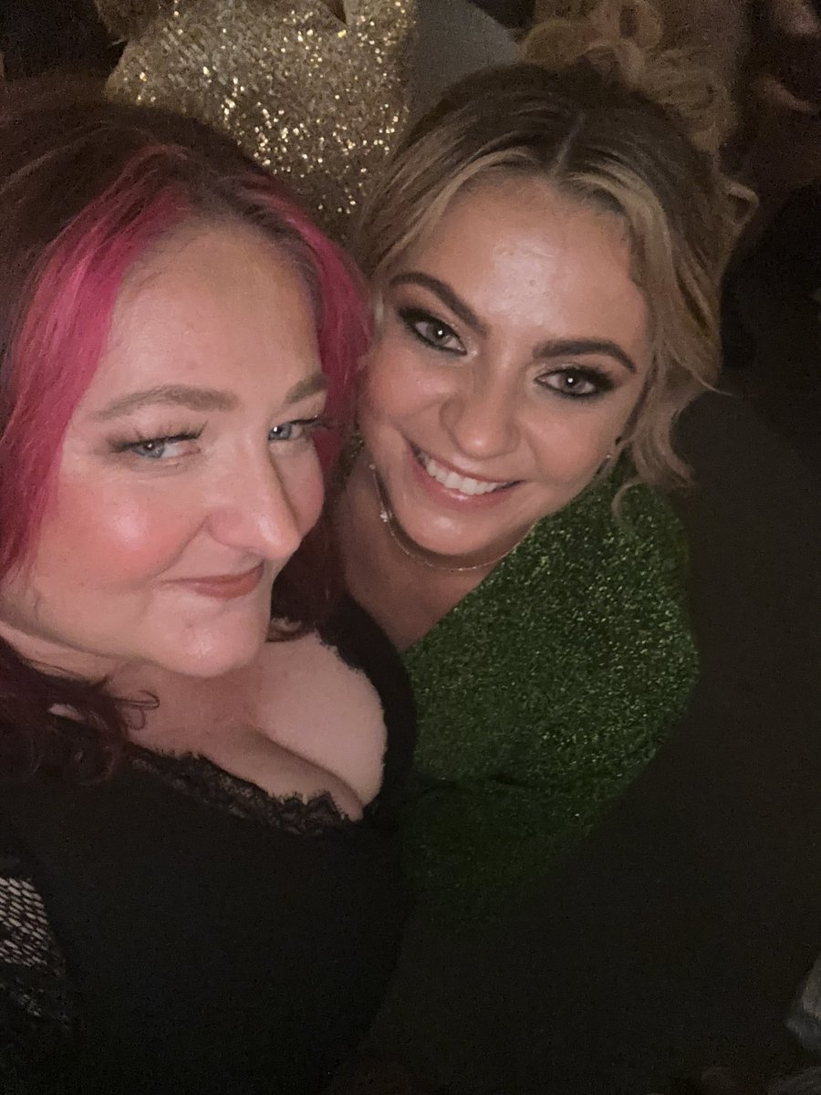 stacemcw's tweet photo. Epic night last night with my work babes. Def was a good one and my feet were on fire by the end of it. These girls make every day better and brighter.
#worksnightout #xmasnight #offdutyfun ❤️🍸❄️🍹 https://t.co/P8aIRP25lf