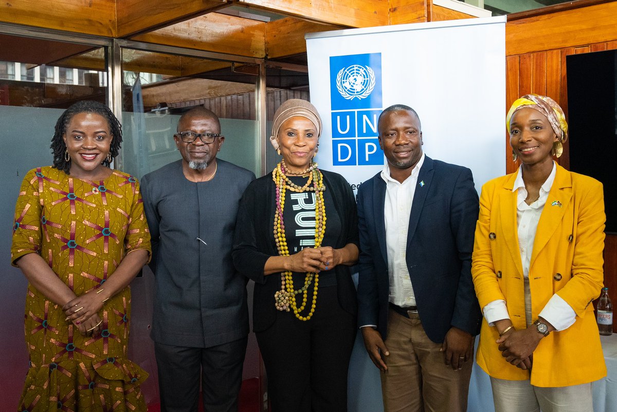 Great to engage with @BanguraOrman, Minister of Youth Affairs for Sierra Leone on how @UNDP can strengthen support to Government of 🇸🇱 on creating opportunities for young people to thrive. #SDGs #YouthConnektAfrica2023