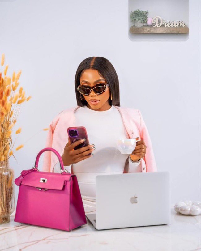 AnnabelDust's tweet photo. Congratulations Lambo, King of Boys, Queen of Highlights, a business mogul, the biggest Brand ever. 

The sky is not your limit, keep soaring to greater heights Queen. We are ready 🥂 

#LuxeBossMercyEke
#BossTribe
#MercyEkeMercenariesᗢ 
Congratulations Mercy Eke https://t.co/8wtjadjPEJ